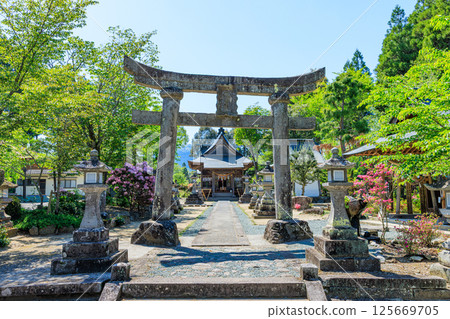 初夏的嵐山滝神社，大分縣九重郡 125669705