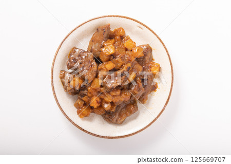 Beef skirt steak and potato stir fry 125669707