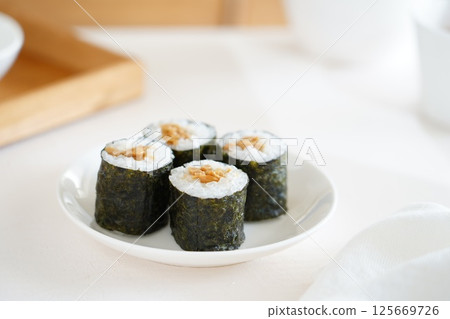 Natto roll 125669726