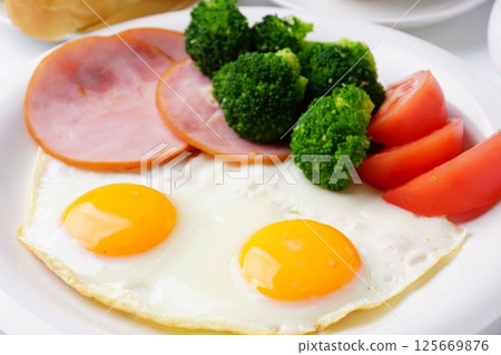 Ham Egg Breakfast Ham Egg Breakfast 125669876