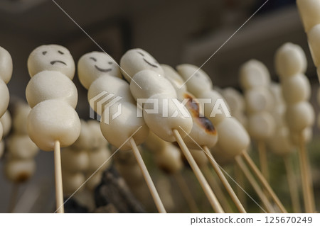 六義園炭烤餃子 三福團子 人臉串餃子 六義園炭烤餃子 三福團子 人臉串餃子 125670249