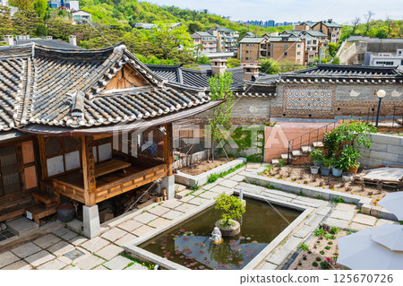 首爾三清洞韓式房屋和前院 首爾三清洞韓式房屋和前院 125670726