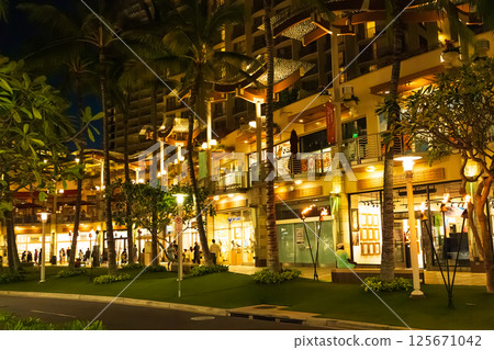 Honolulu, Hawaii at night 125671042