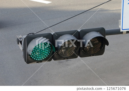 Traffic light Traffic light 125671076