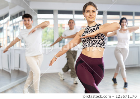 Group of young people dancing jazz funk 125671170