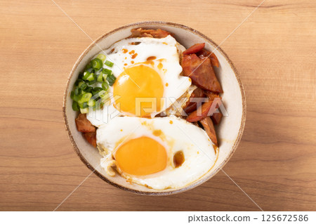 烤豬肉用雞蛋 125672586