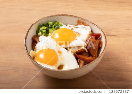 烤豬肉用雞蛋 125672587