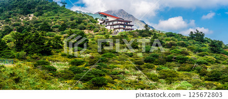 仁田嶺新綠全景[長崎縣雲仙市] 125672803