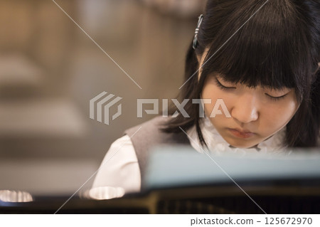 鋼琴演奏會的形象 125672970