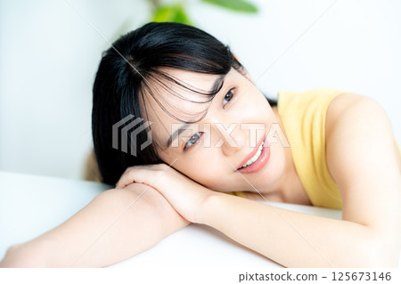 年輕女子的美麗形象 年輕女子的美麗形象 125673146