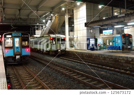 Hachinohe Station at night (Aoimori Railway 701 and 721 series, Ominato Line Kiha 110 series) 125673172