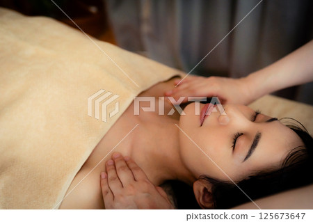 Image of beauty treatment 125673647