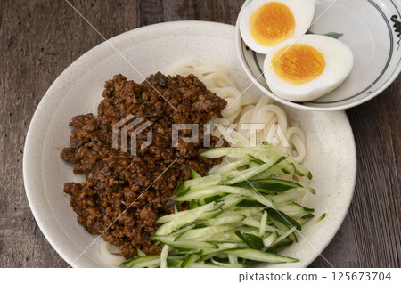 肉味噌的製作過程 肉味噌烏龍麵的製作過程 125673704