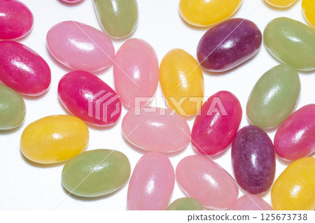 彩色軟糖豆和糖果背景材料 125673738