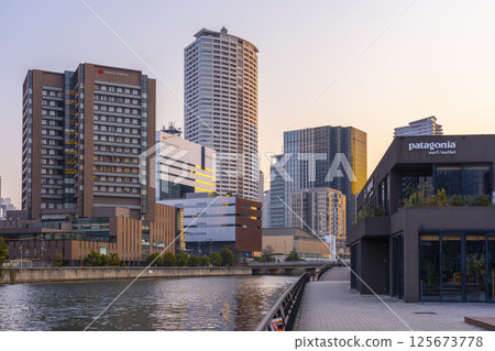 Nakanoshima buildings bathed in the morning glow (near Hotarumachi) Nakanoshima buildings bathed in the morning glow (near Hotarumachi) 125673778