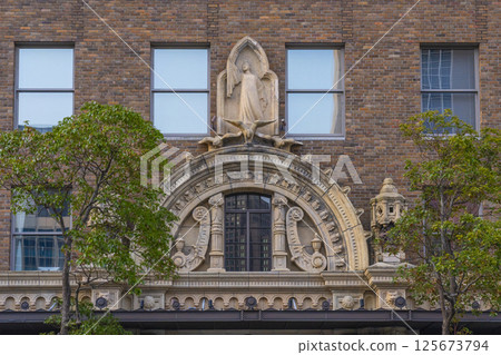 晨曦中的大比魯本館 125673794