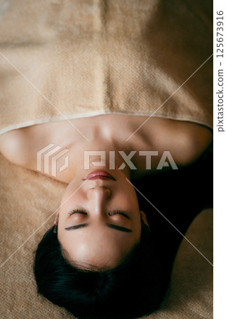 Image of beauty treatment 125673916