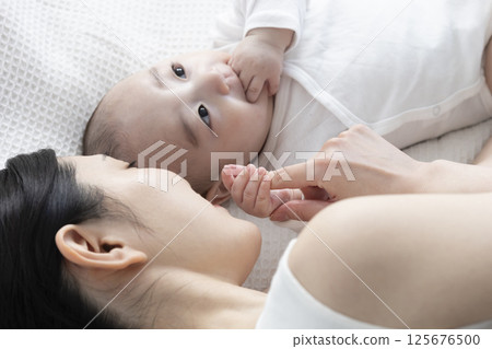 4 month old baby and mom 4 month old baby and mom 125676500