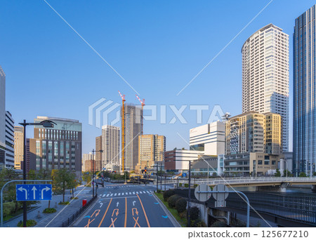 Morning view of buildings in Nakanoshima (near Taminobashi Bridge) 125677210