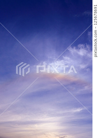 早晨天空中的光暈現象 125678691