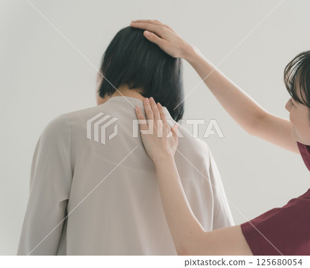 頸部疼痛治療 125680054