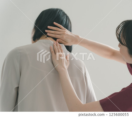 頸部疼痛治療 125680055