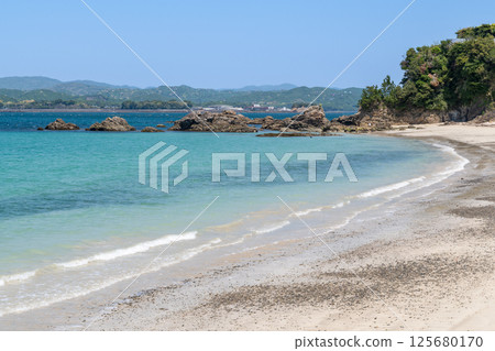 The beautiful sea of Goza Shirahama (Shima Town, Shima City, Mie Prefecture) 125680170