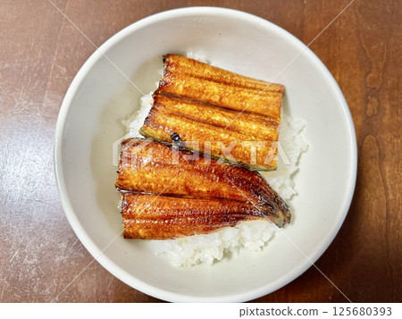商業照: 鰻魚· 商業照: 鰻魚· 125680393