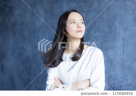 有武器的婦女 125680958