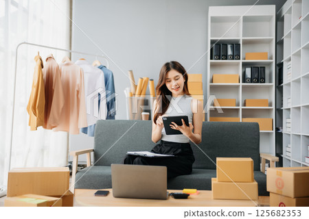 female, woman, asian 125682353