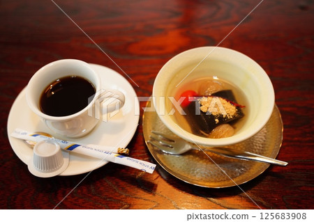 Coffee and milk Coffee and milk 125683908