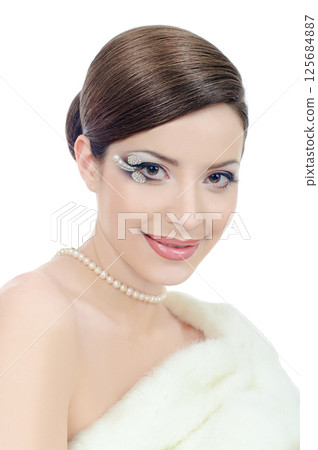 young lady 125684887