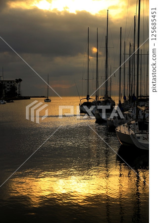 Evening view of Aburatsubo Marina 125685451