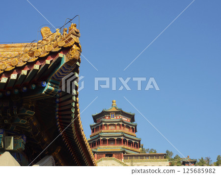 北京頤和園的佛香閣 北京頤和園的佛香閣 125685982