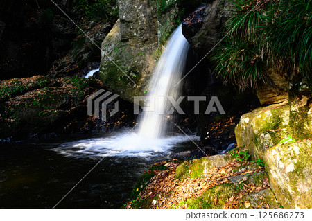 瀧川峽谷瀑布 125686273