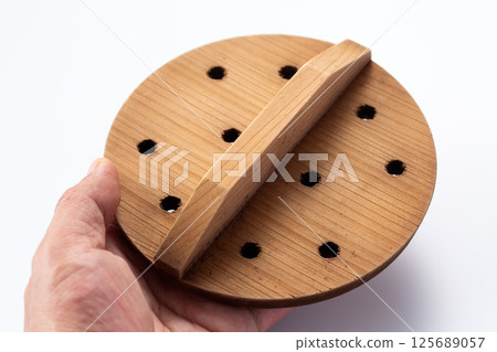 Old wooden drop lid 125689057