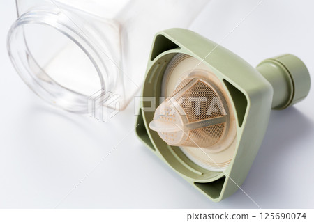 沾滿茶漬的麥茶壺 125690074