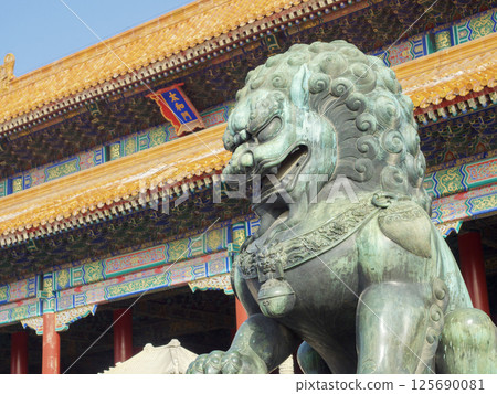 藍天白雲下的北京古建築 125690081