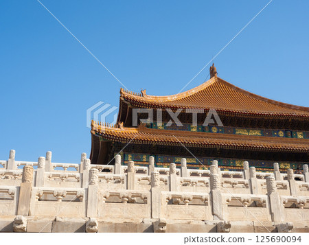 藍天白雲下的北京古建築 125690094