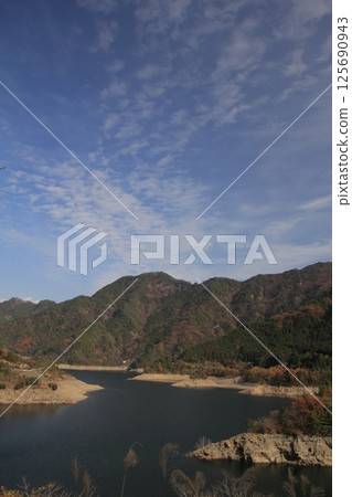 Autumn leaves around Dozan River, Shikoku Chuo City, Ehime Prefecture 125690943