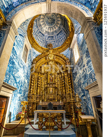 Almancil, Portugal - Feb 17, 2025: Main altar of Igreja de Sao Lourenco church in Almancil, Portugal Almancil, Portugal - Feb 17, 2025: Main altar of Igreja de Sao Lourenco church in Almancil, Portugal 125691937