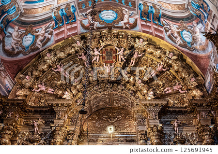 Lagos, Portugal - Feb 22, 2025: Interior of Church of St Anthony, Igreja de Santo Antonio in Lagos, Algarve, Portugal Lagos, Portugal - Feb 22, 2025: Interior of Church of St Anthony, Igreja de Santo Antonio in Lagos, Algarve, Portugal 125691945