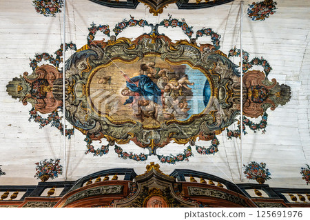 Setubal, Portugal - Feb 28, 2025: Interior of Igreja de Santa Maria Graca, Se de Setubal, Portugal Setubal, Portugal - Feb 28, 2025: Interior of Igreja de Santa Maria Graca, Se de Setubal, Portugal 125691976