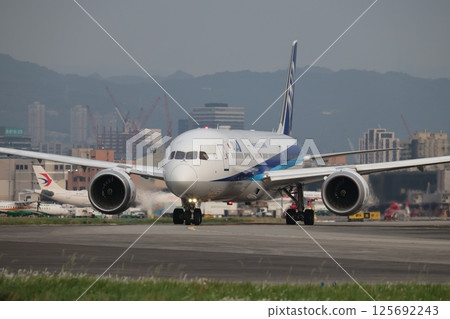 787, airplane, aeroplane 125692243