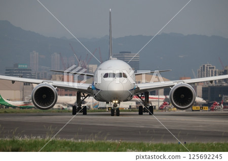 787, airplane, aeroplane 125692245