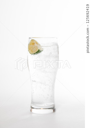碳酸水配酸橘 125692419