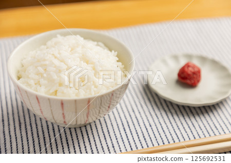 Pickled plum and white rice 125692531