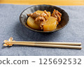 燉雞肉和蘿蔔 125692532
