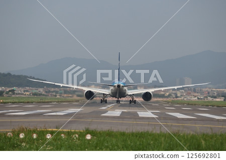 飛機起飛 飛機起飛 125692801