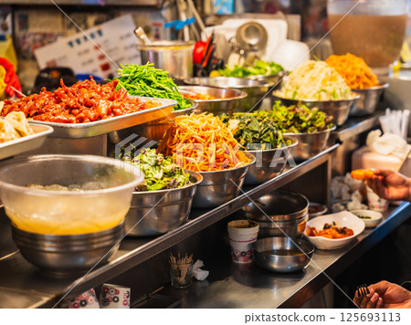 首爾廣藏市場的美食攤位 125693113